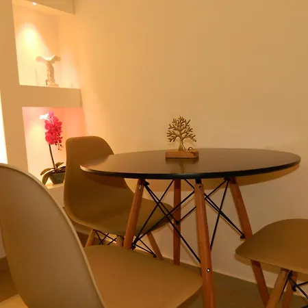 Apartment η ωραία των αθηνών *